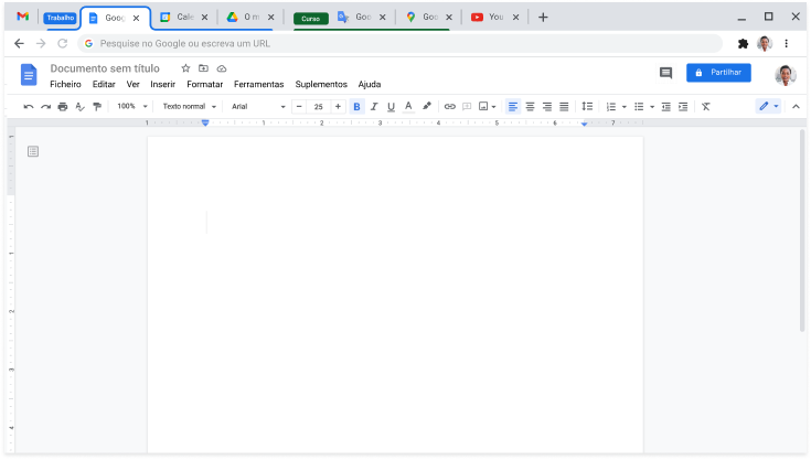 Janela do navegador Chrome a apresentar a combinação de vários separadores num grupo de separadores.